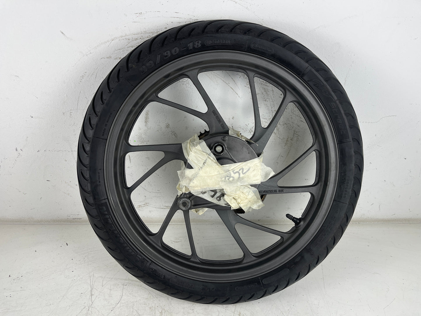 LLANTA HONDA CB 125 F