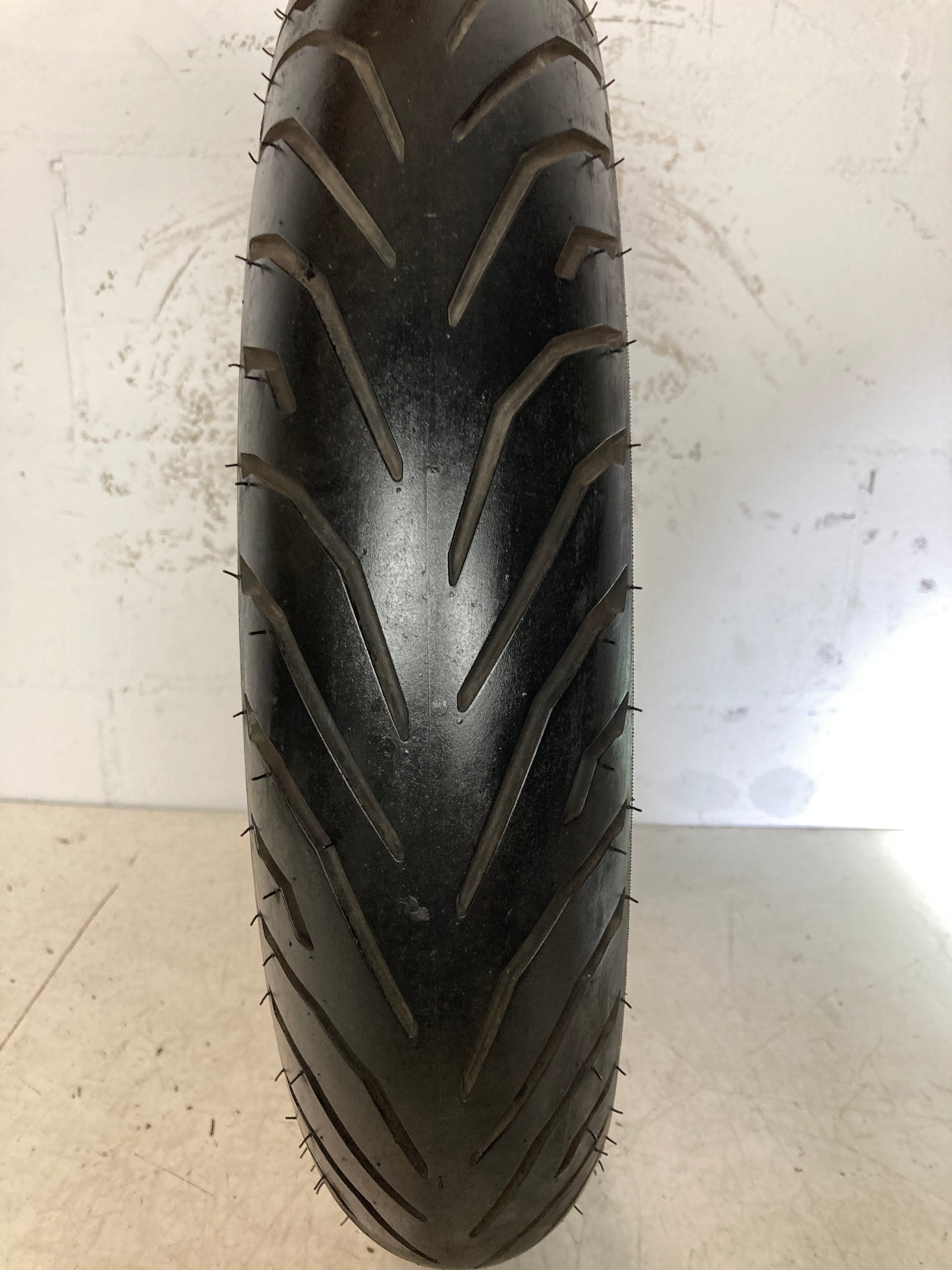Neumático PIRELLI ANGEL CT 110/70/17