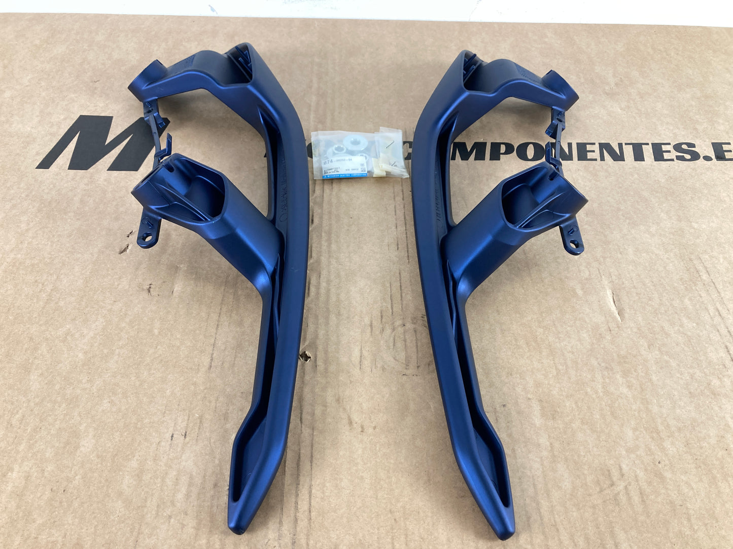 ASIDEROS PASAJERO X-MAX 125 IRON MAX ABS