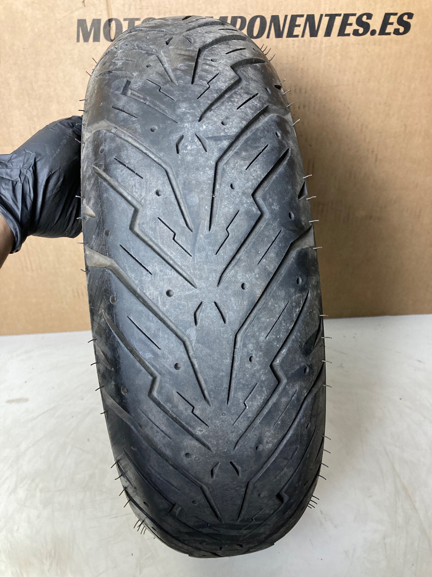 Neumático PIRELLI ANGEL SCOOTER 150/70/14