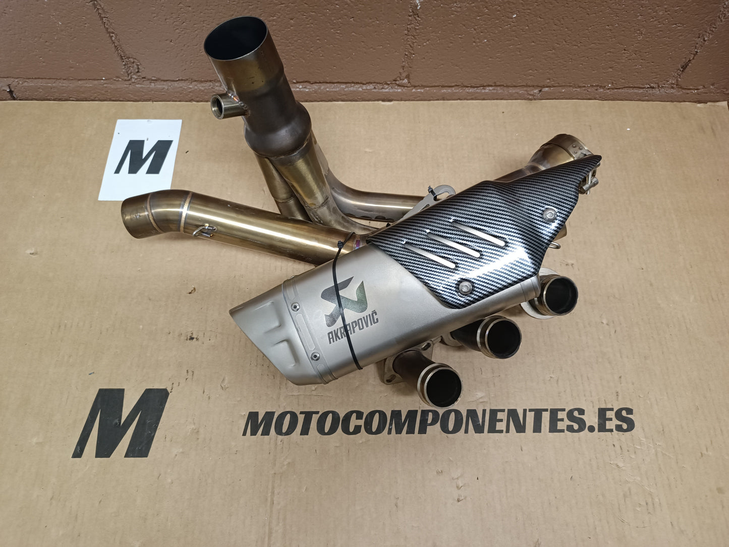 ESCAPE Akrapovic imitación YAMAHA Mt 09