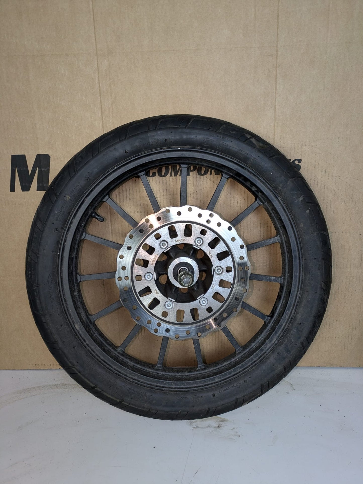 LLANTA LEONART BOBBER 125