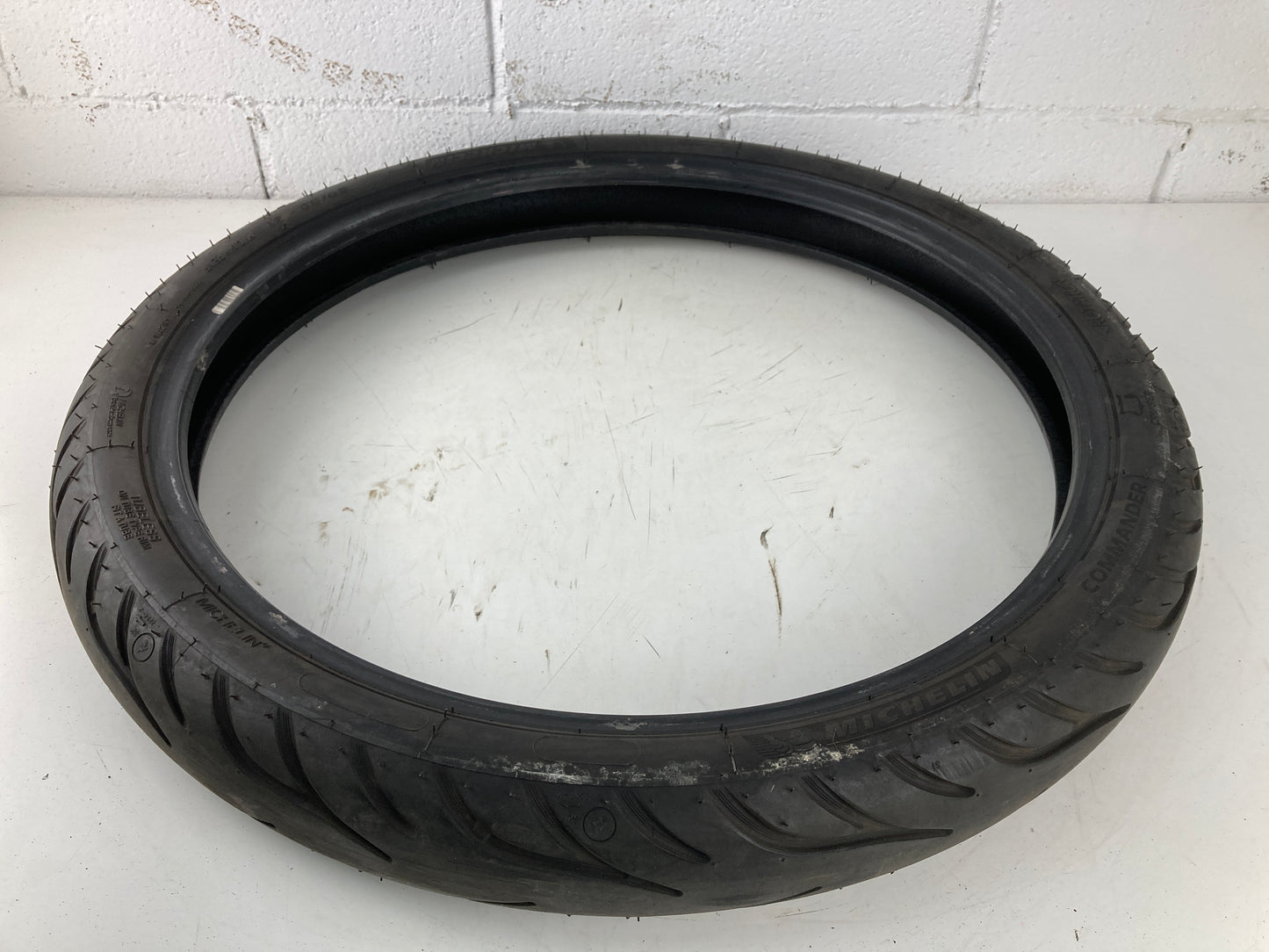 Neumático MICHELIN COMMANDER CRUISER 80/90/21