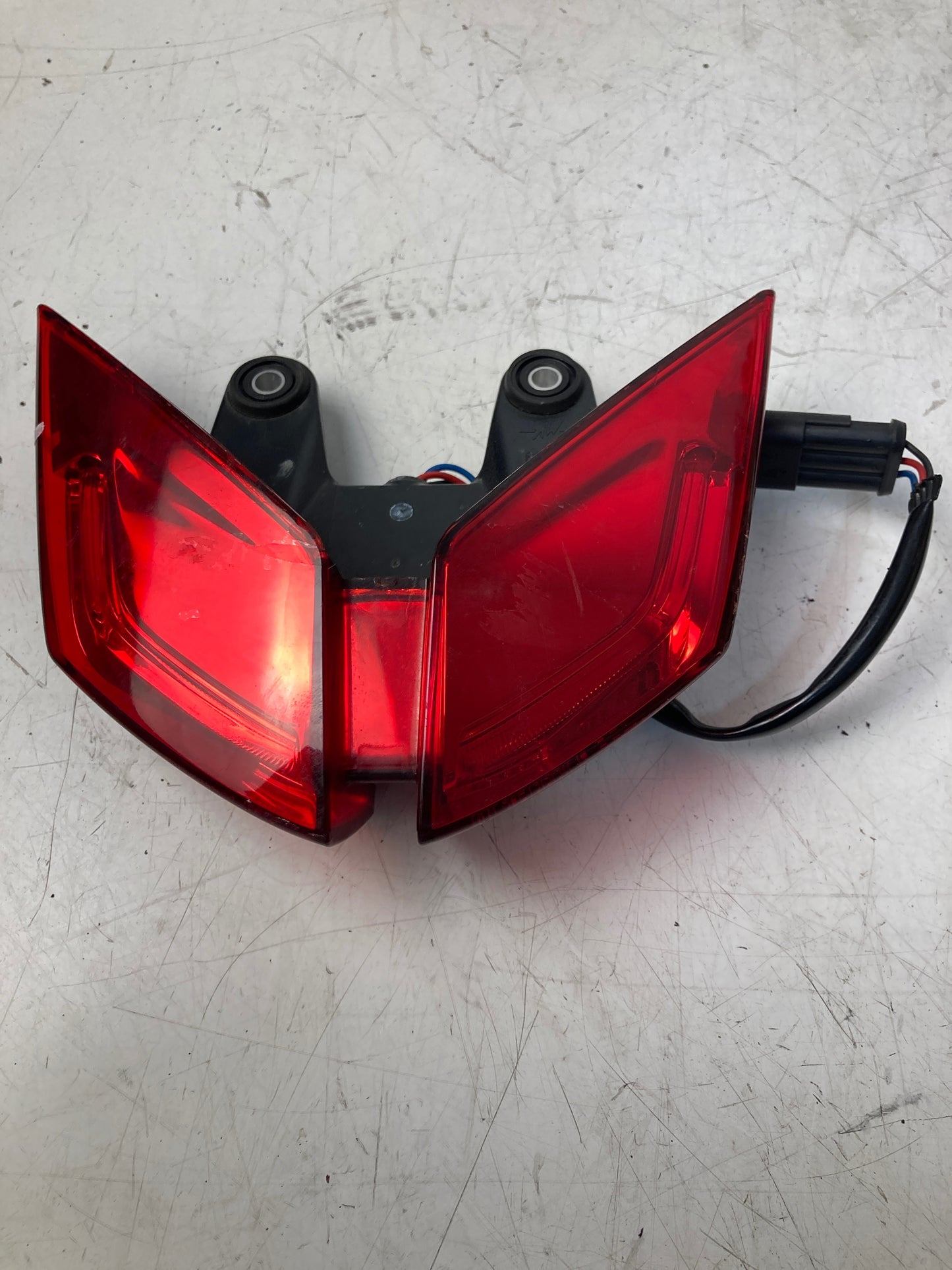 ILUM. TRASERA MV AGUSTA BRUTALE 1090RR