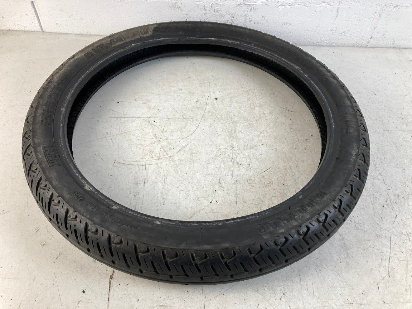 Neumático PIRELLI CITY DEMON 2.75/18