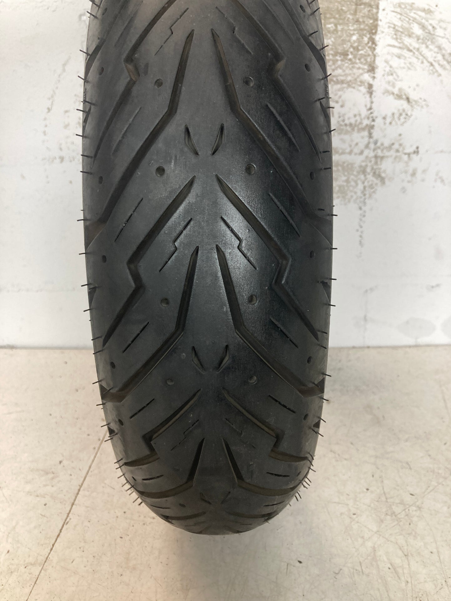 Neumático PIRELLI ANGEL SCOOTER 140/70/14