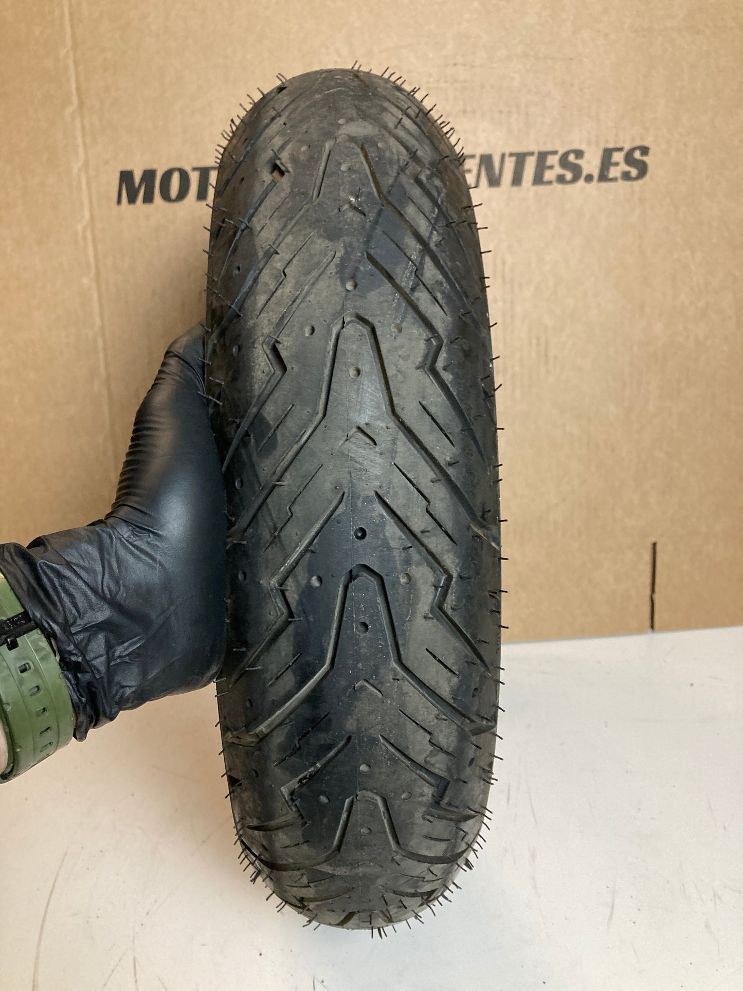 Neumático PIRELLI ANGEL SCOOTER 110/70/13