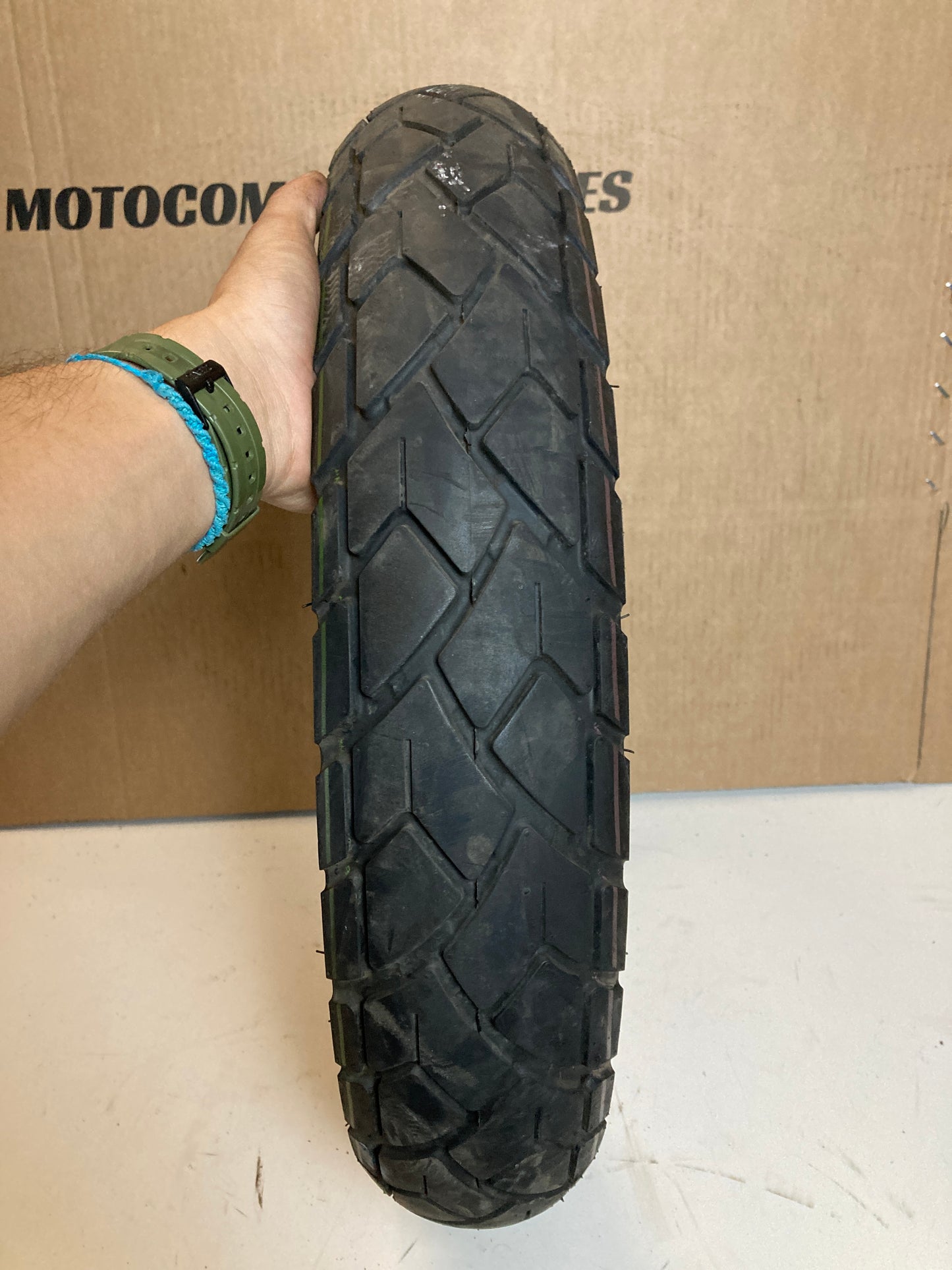 Neumático CST NYLON 100/80/17