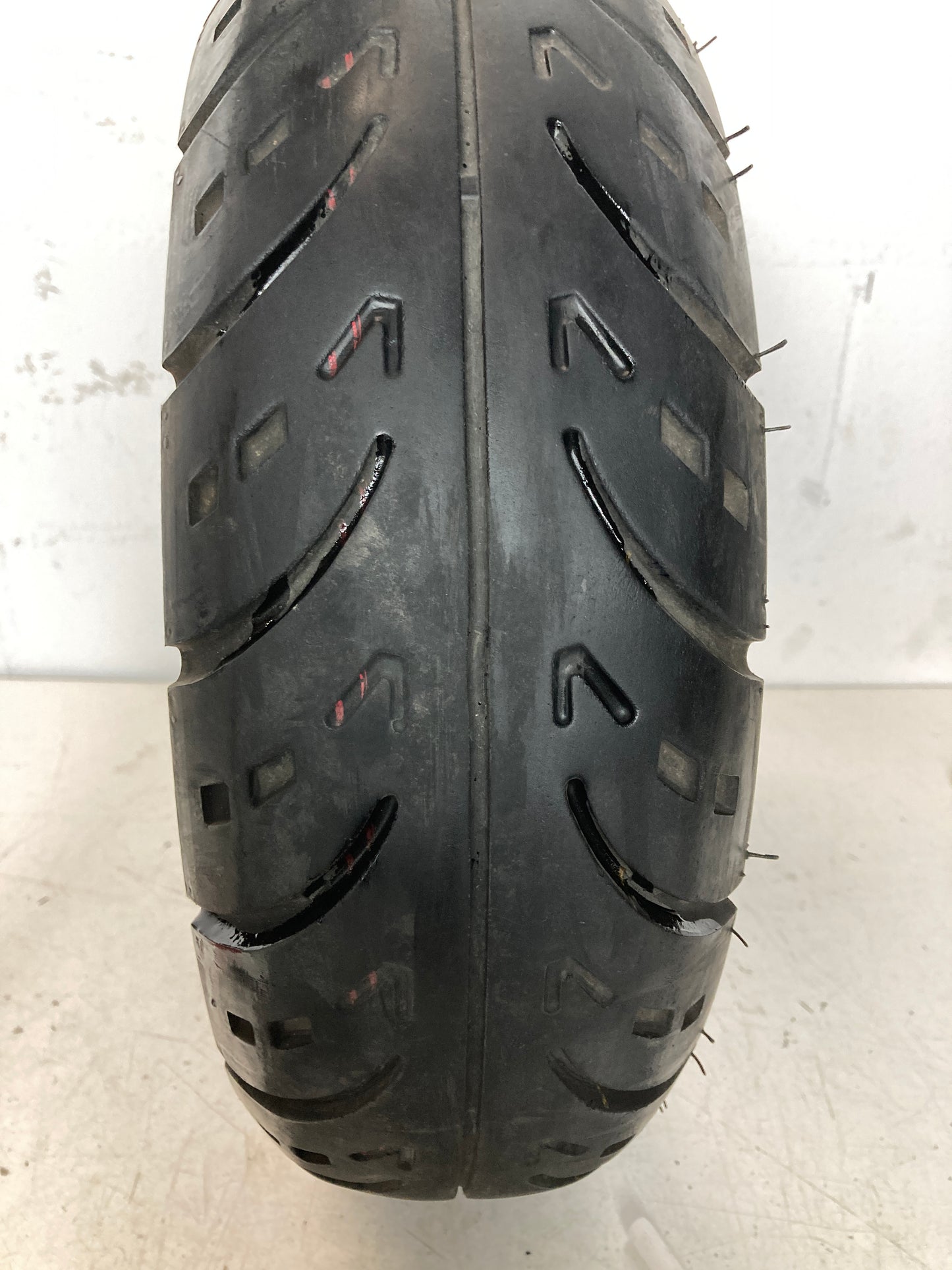 Neumático DURO 120/70/12