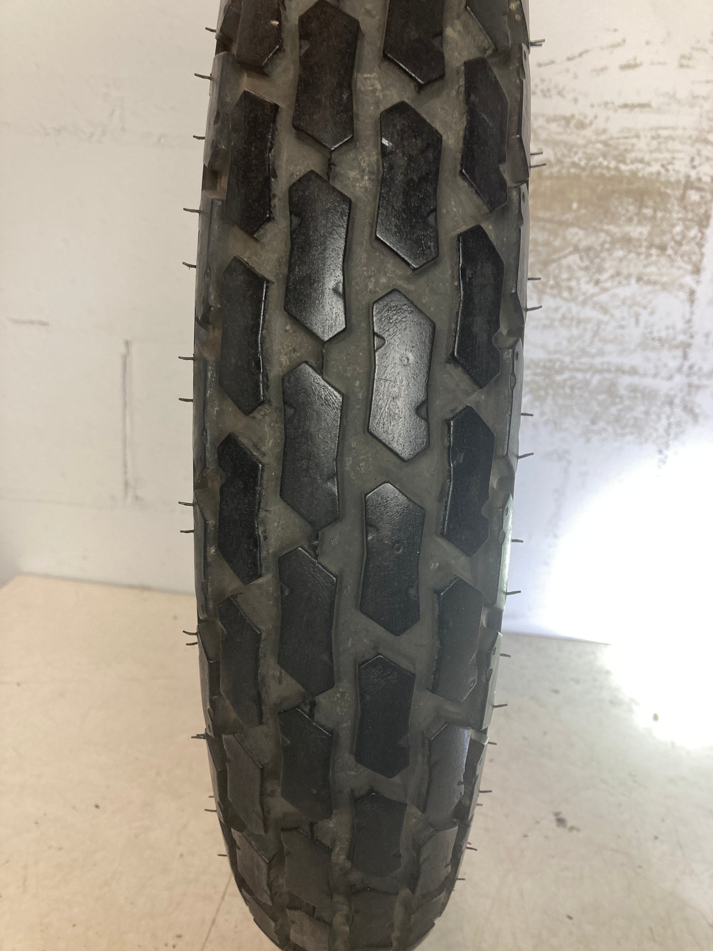 Neumático DUNLOP K180 130/80/18
