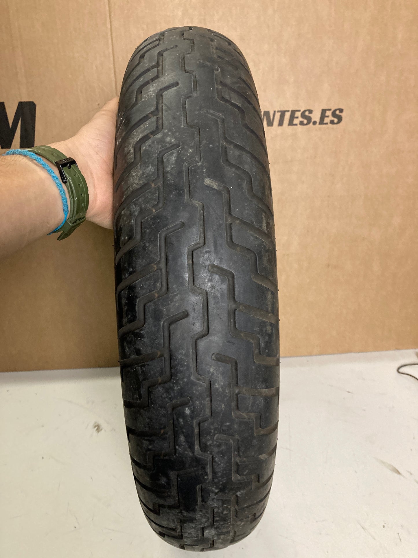 Neumático DUNLOP D404F Q 130/90/16
