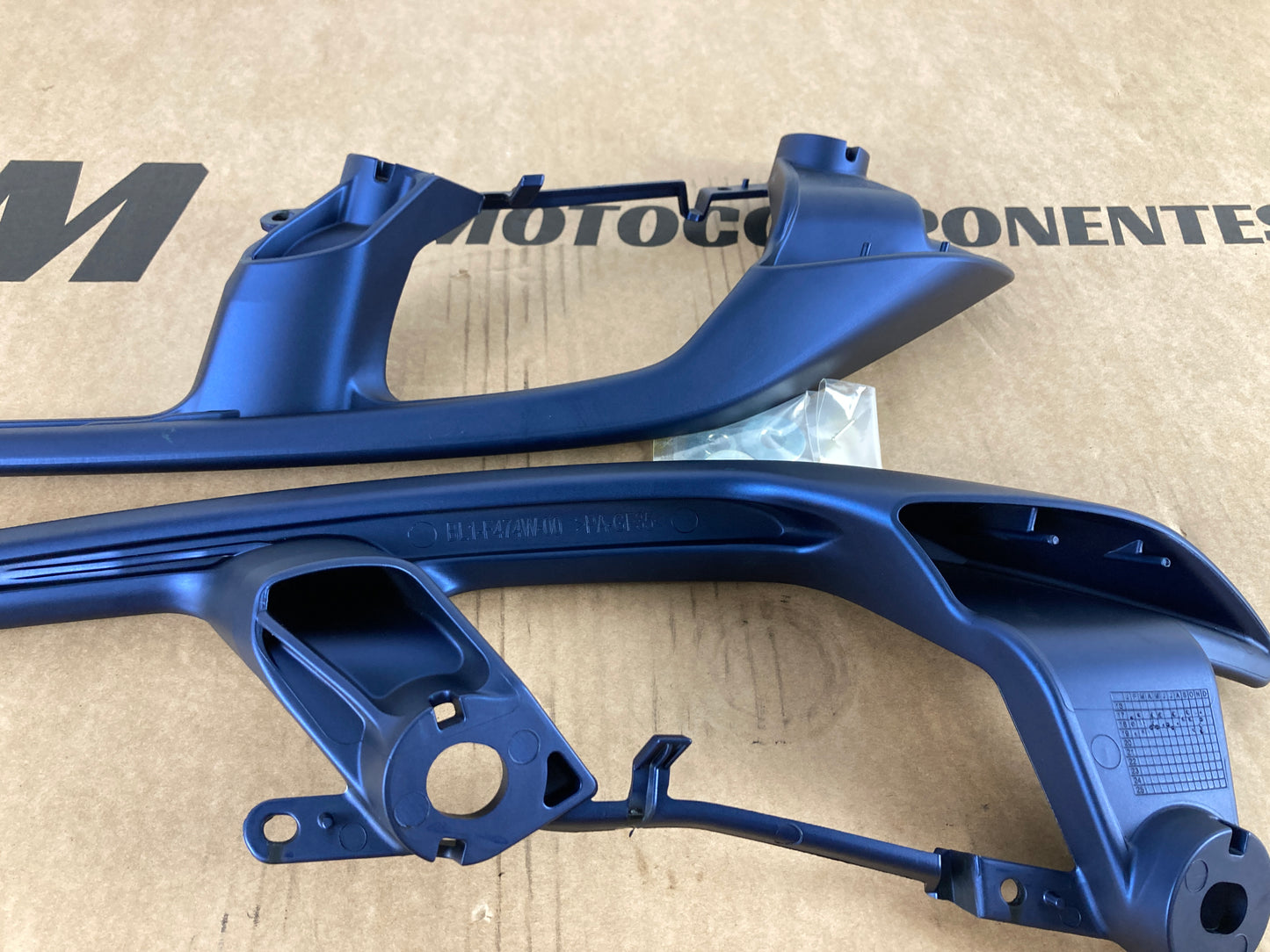 ASIDEROS PASAJERO X-MAX 125 IRON MAX ABS