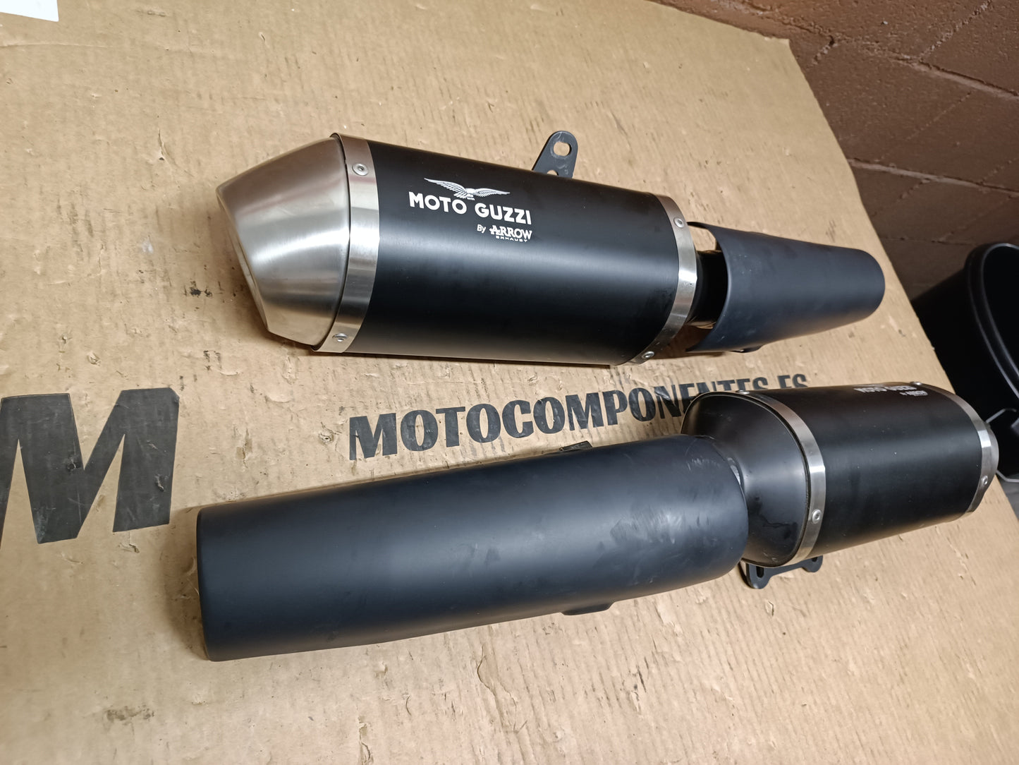 ESCAPE ARROW MOTO GUZZI V7