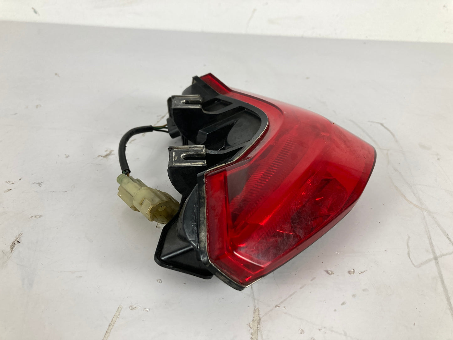 ILUM. TRASERA DUCATI