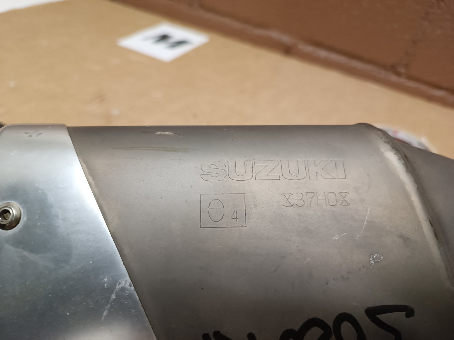 ESCAPE SUZUKI GSXR 600