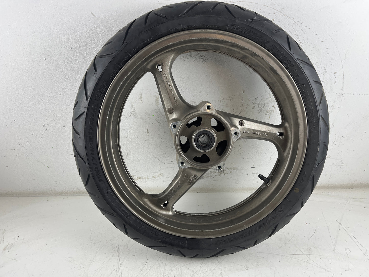 LLANTA SUZUKI GSR 600