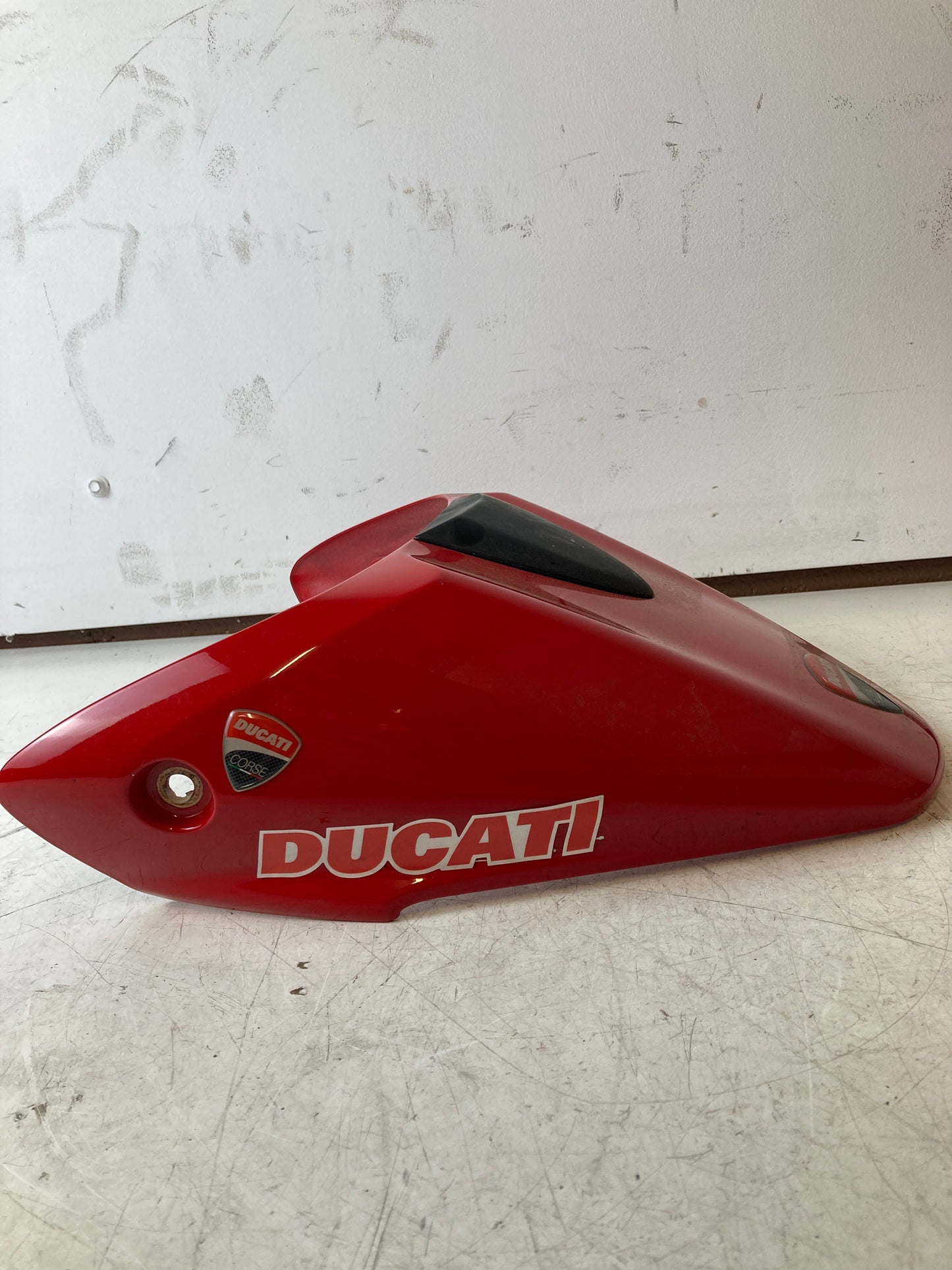 COLÍN DUCATI MONSTER 696