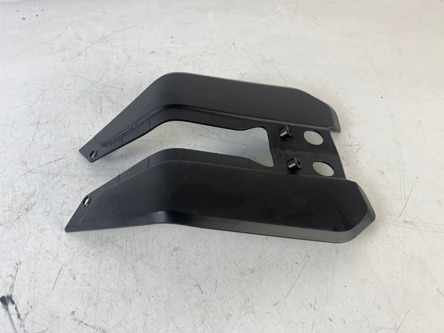 SOPORTE MALETA 125 DUKE
