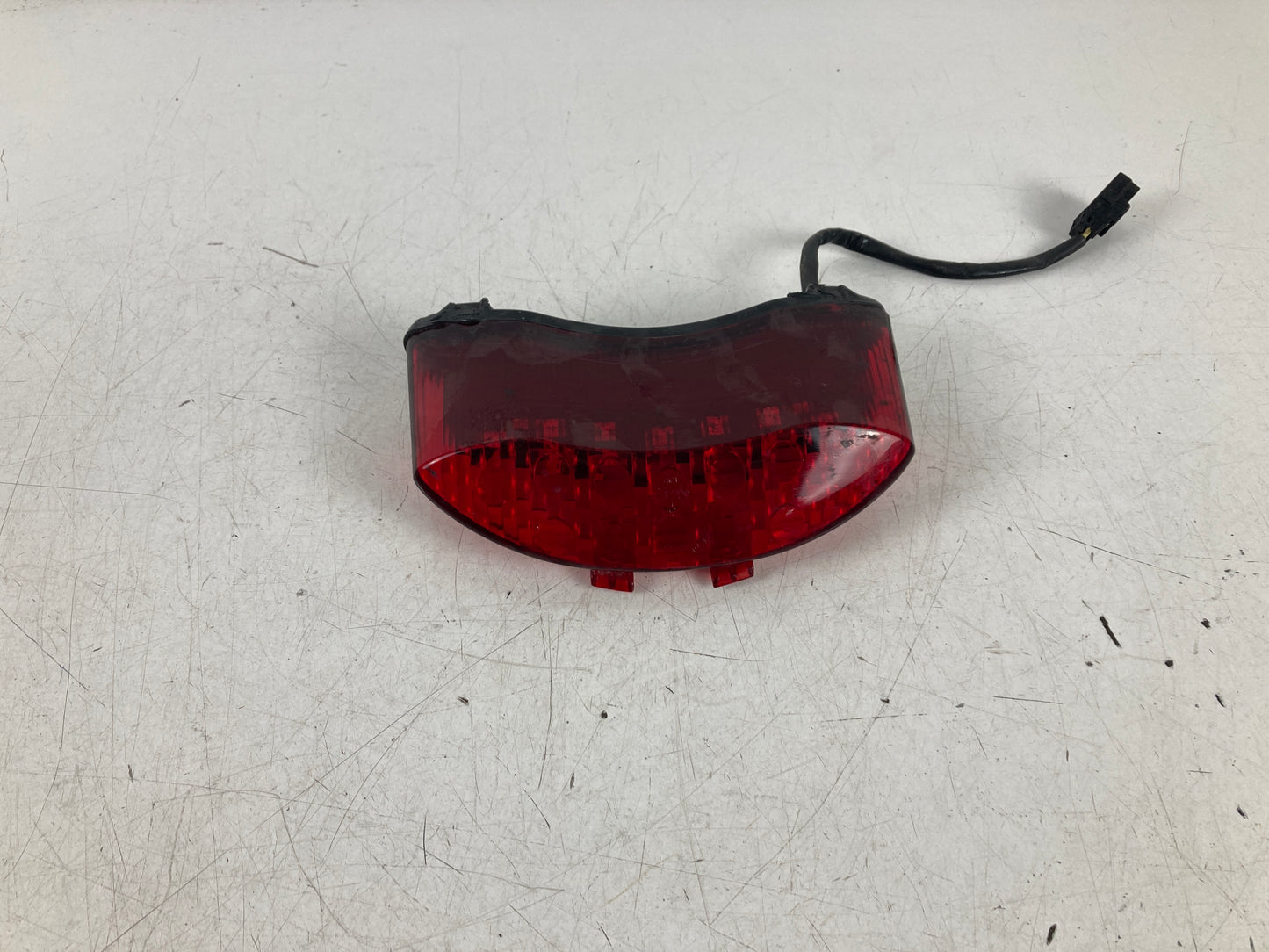 ILUM. TRASERA TRIUMPH STREET TRIPLE 675