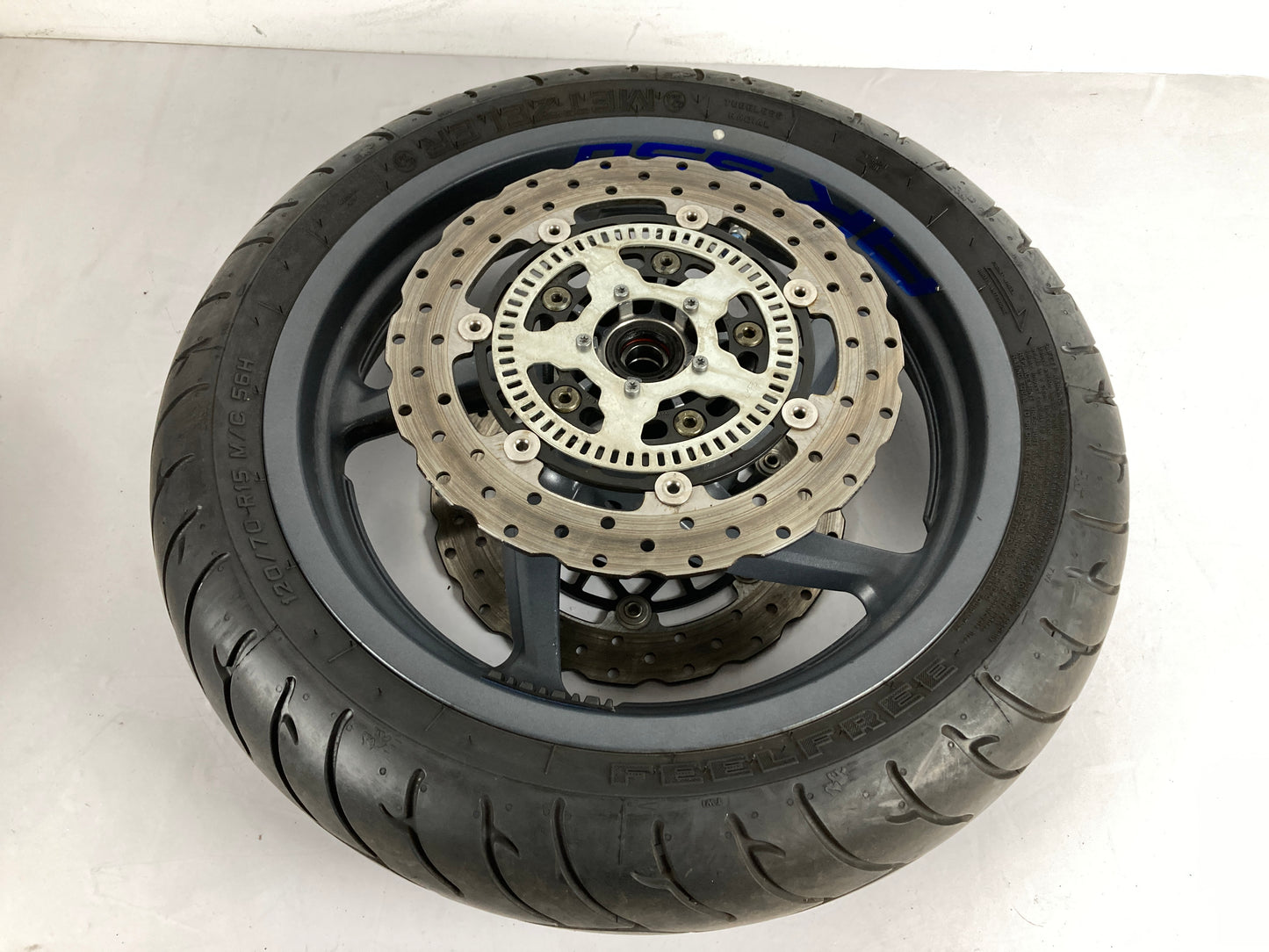 LLANTAS/RUEDAS AK 550