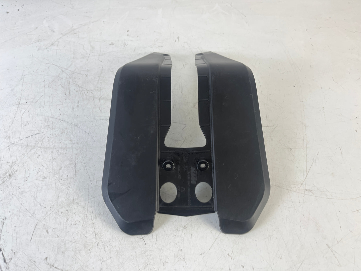 SOPORTE MALETA 125 DUKE