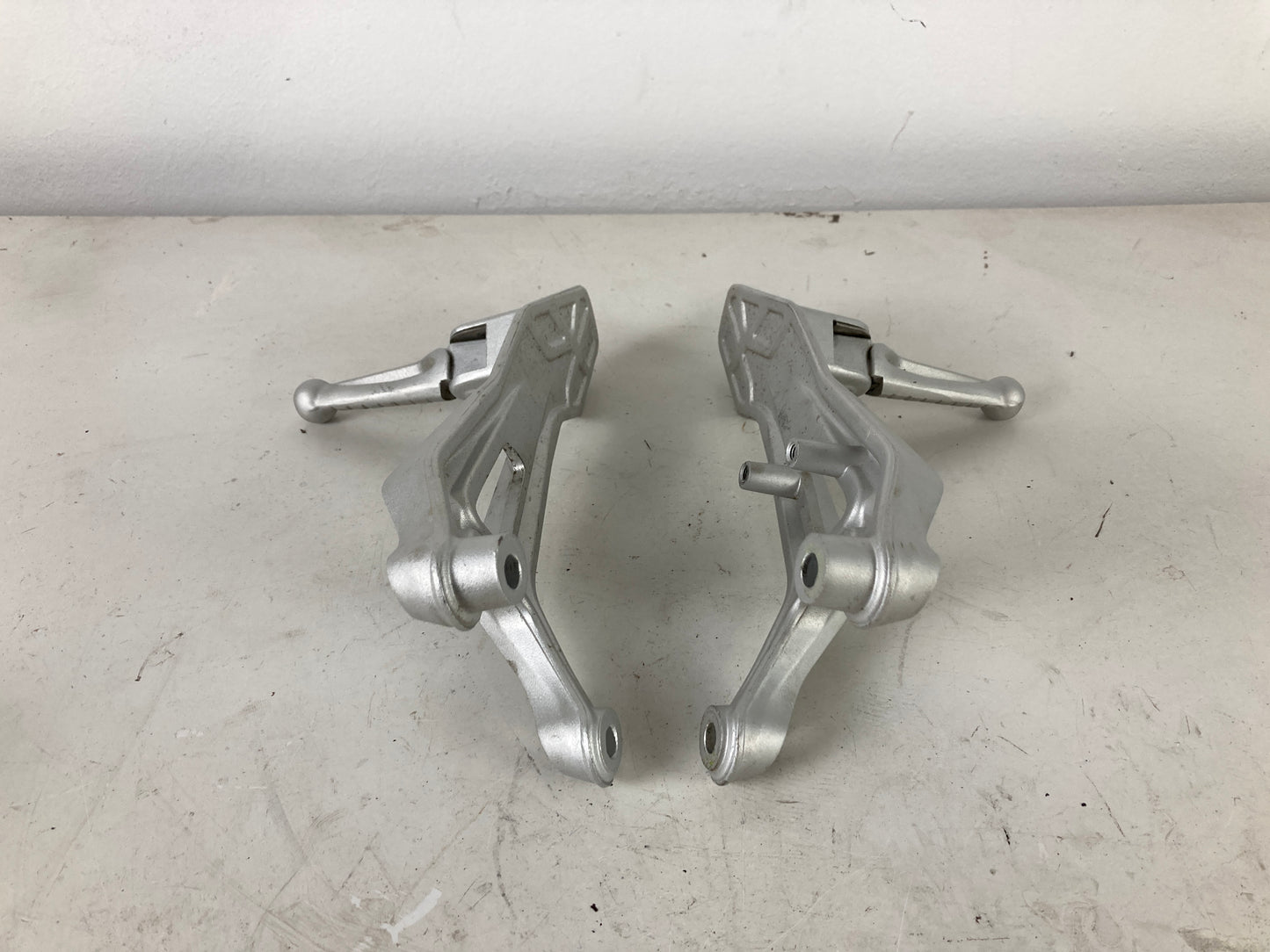 ESTRIBERAS BENELLI TNT 125 MINI TORNADO ABS