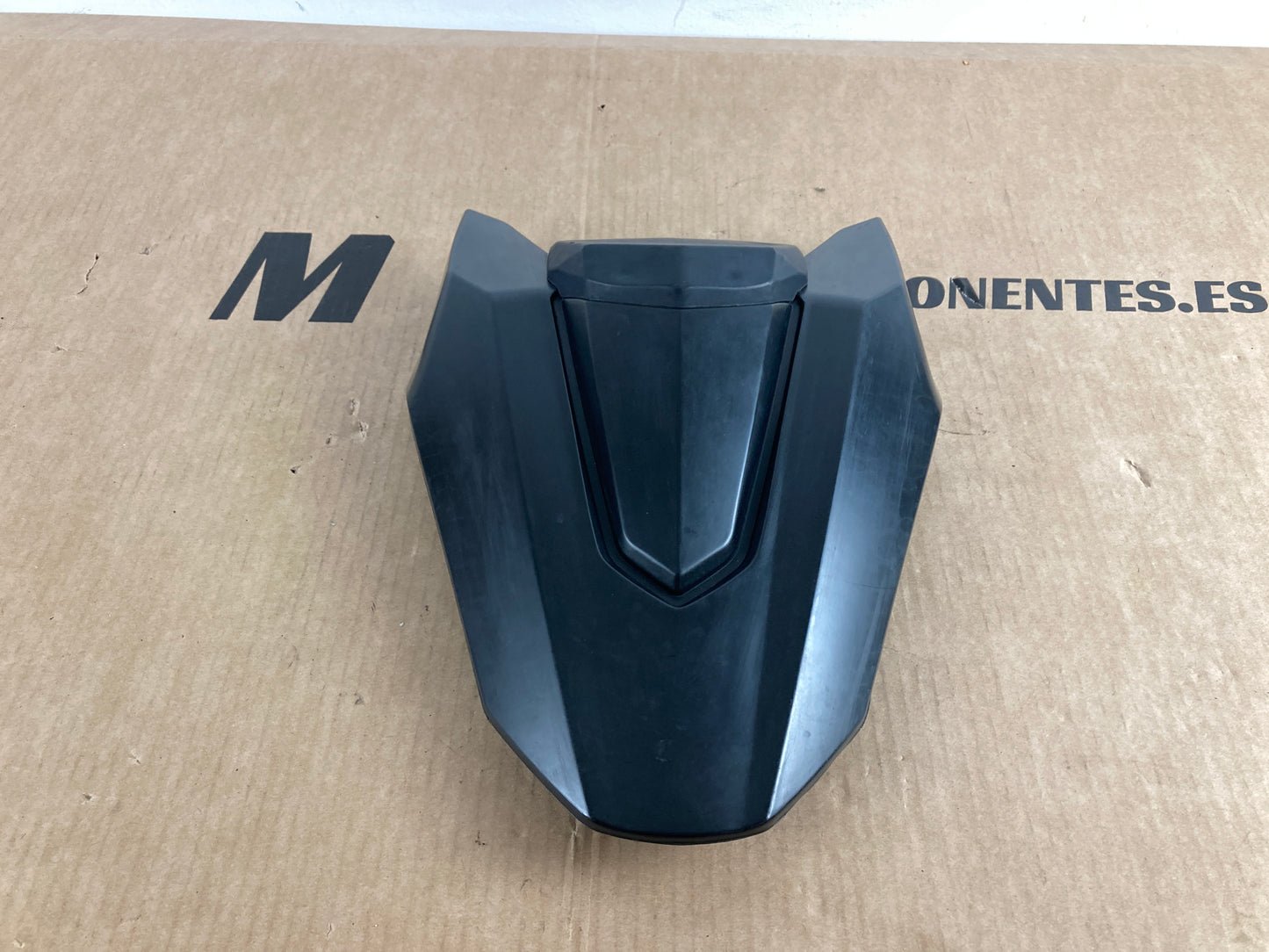 COLÍN MONOPLAZA CB 650 R