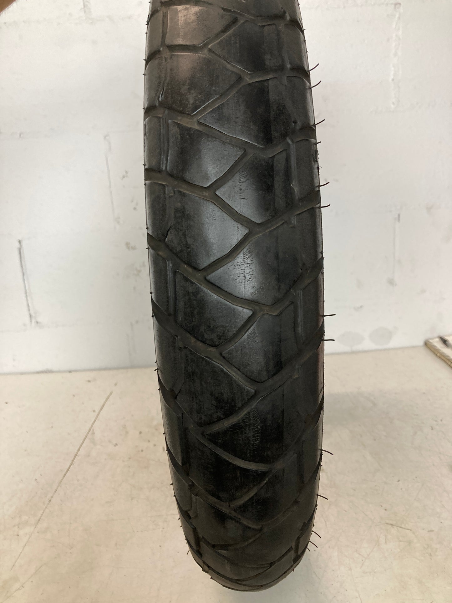 Neumático MICHELIN 110/80/19