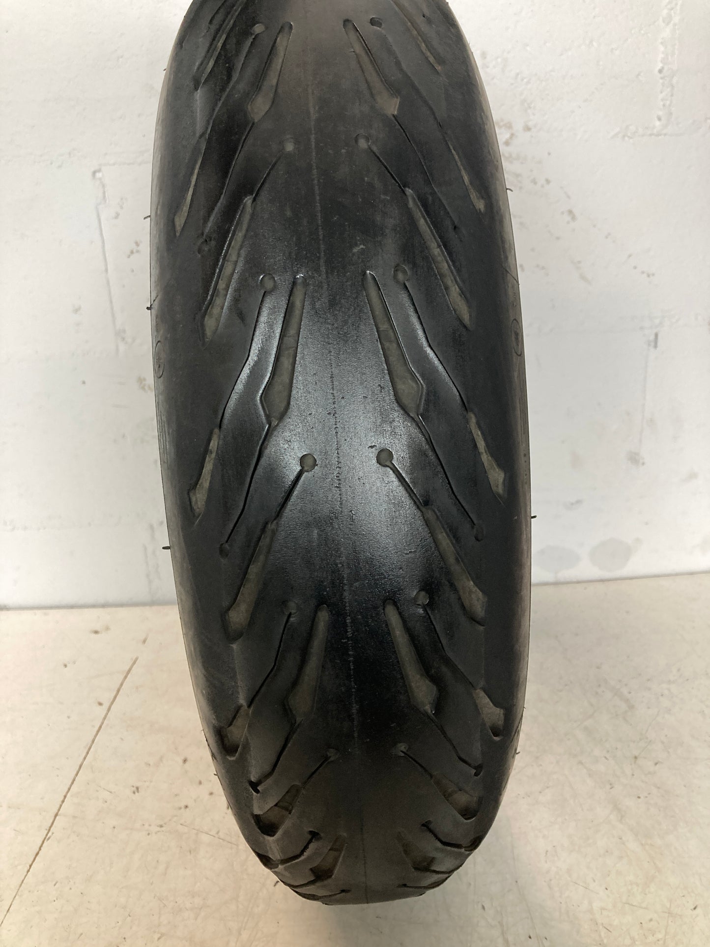 Neumático MICHELIN 160/60/17
