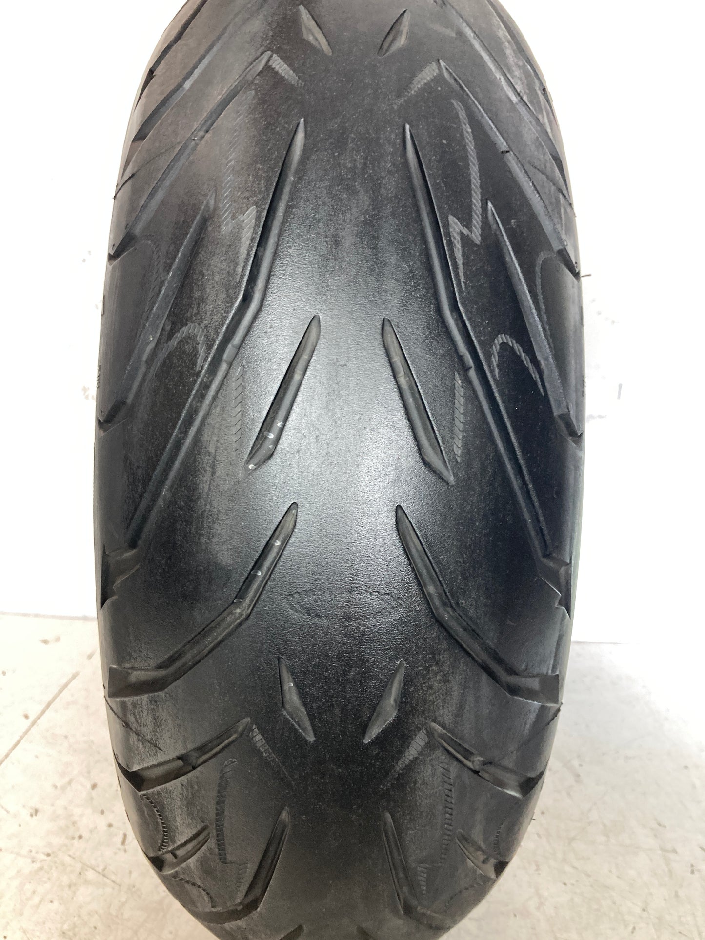 Neumático PIRELLI ANGEL 180/55/17