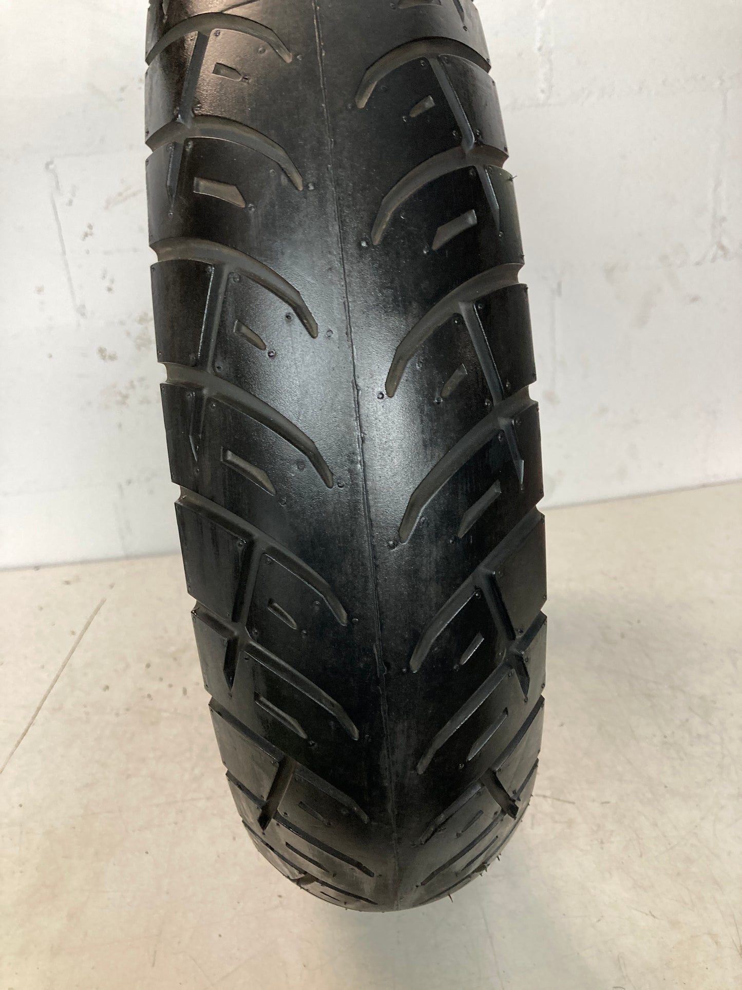 Neumático KENDA 130/70/17
