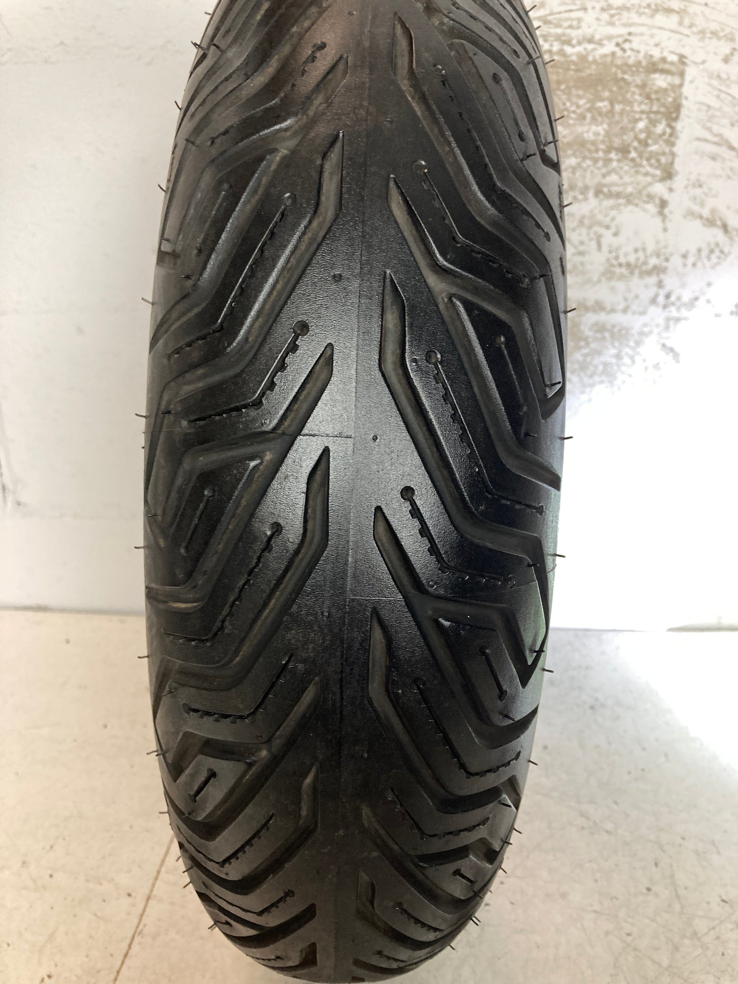 Neumático MICHELIN CITY GRIP 2 140/70/14