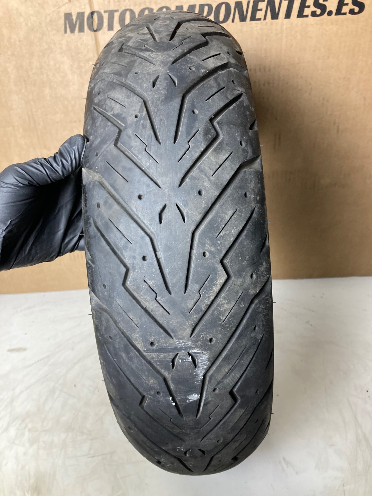 Neumático PIRELLI ANGEL SCOOTER 140/70/14
