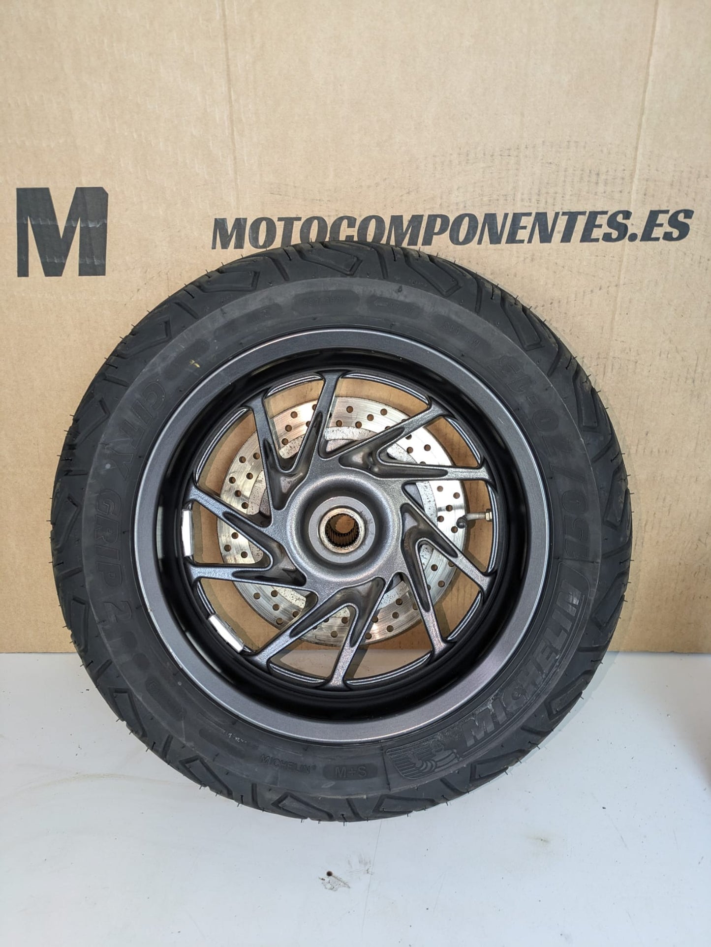 LLANTA YAMAHA X MAX 125