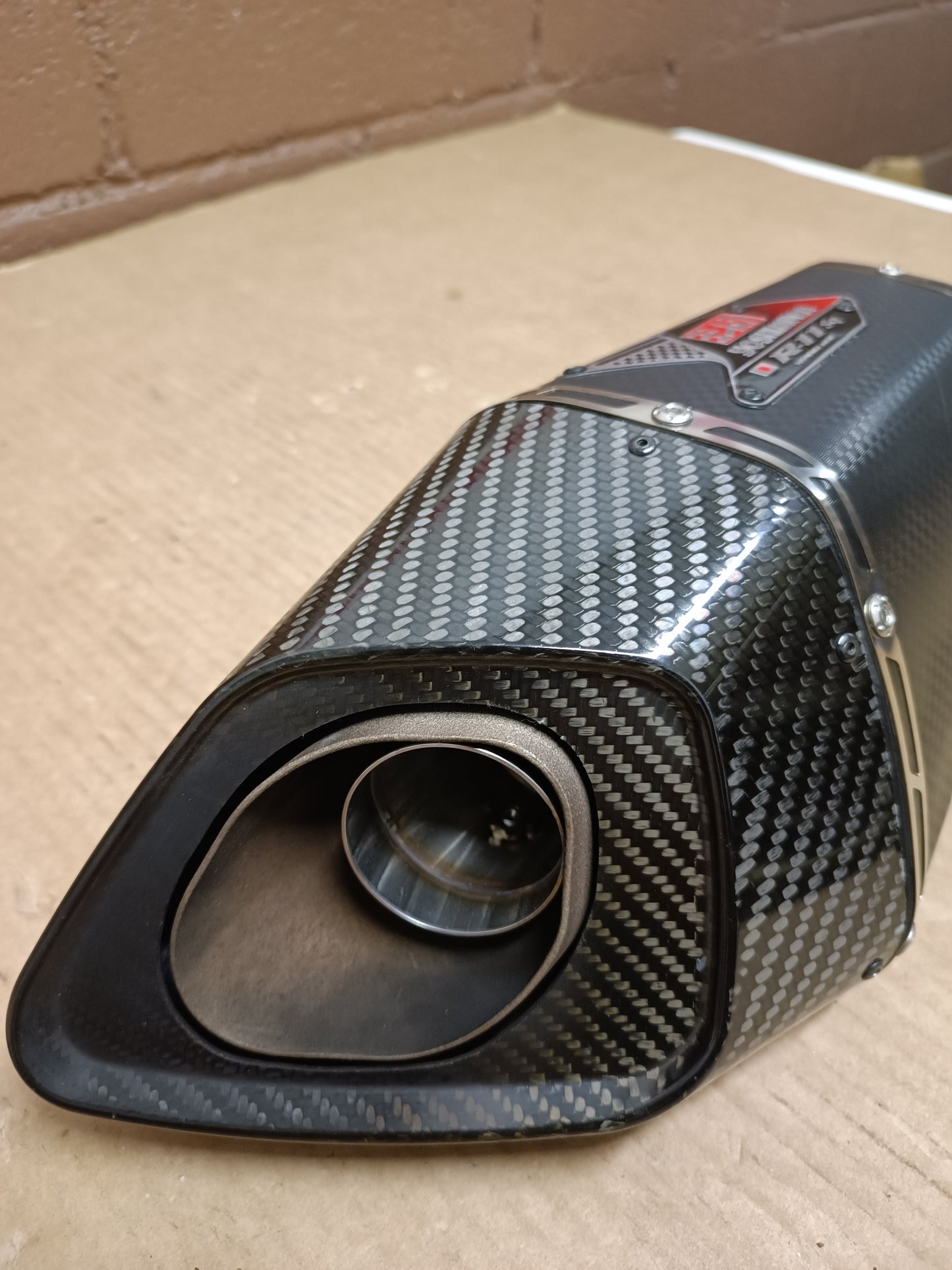 ESCAPE Yoshimura R 11 SQ SUZUKI Gsxr 1000