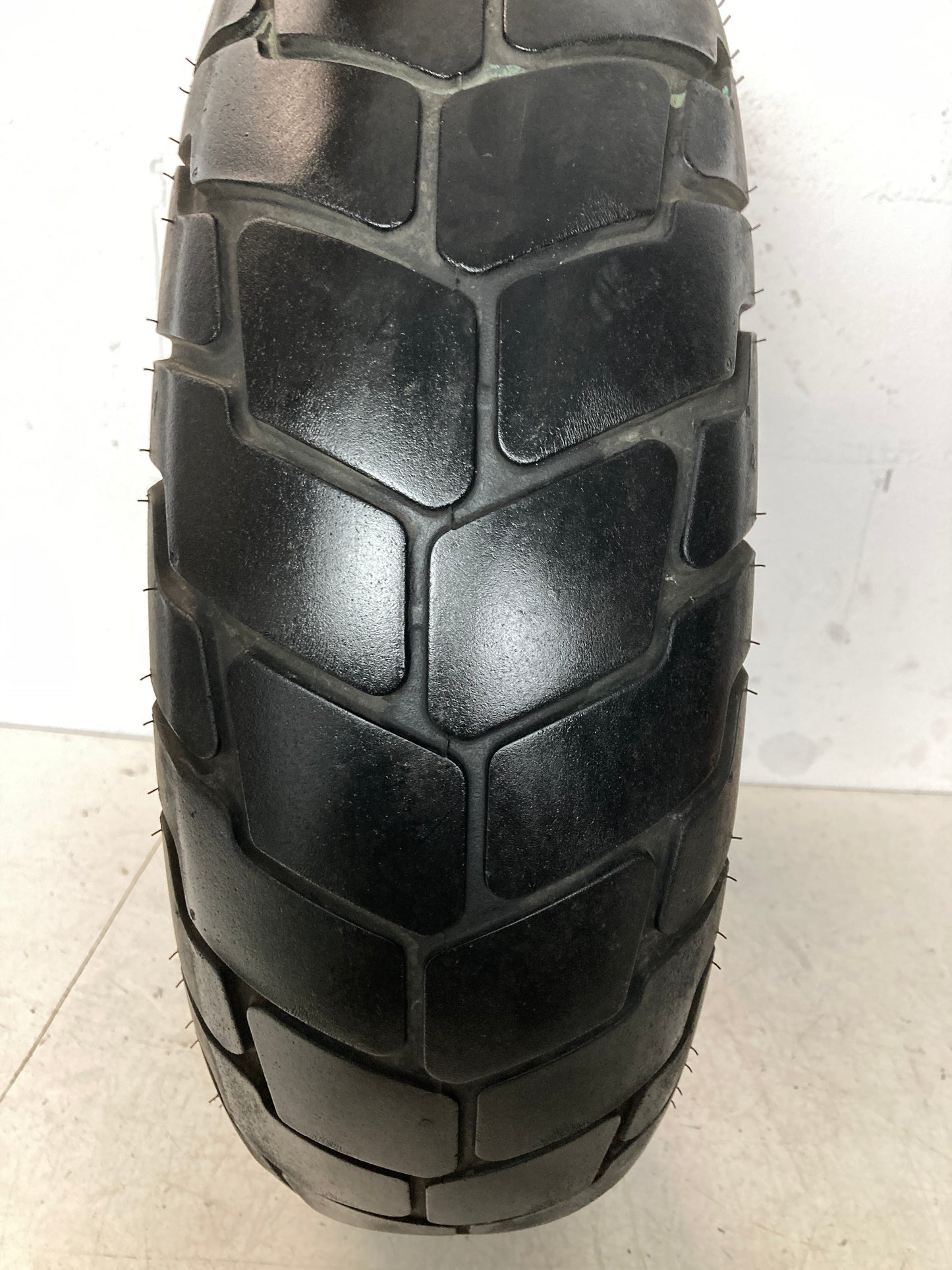 Neumático DUNLOP HARLEY DAVINSON 180/70/16