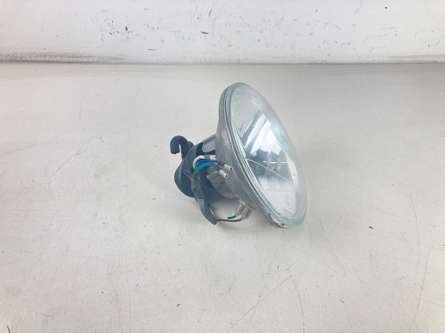 ILUM. DELANTERA UM RENEGADE SPORT