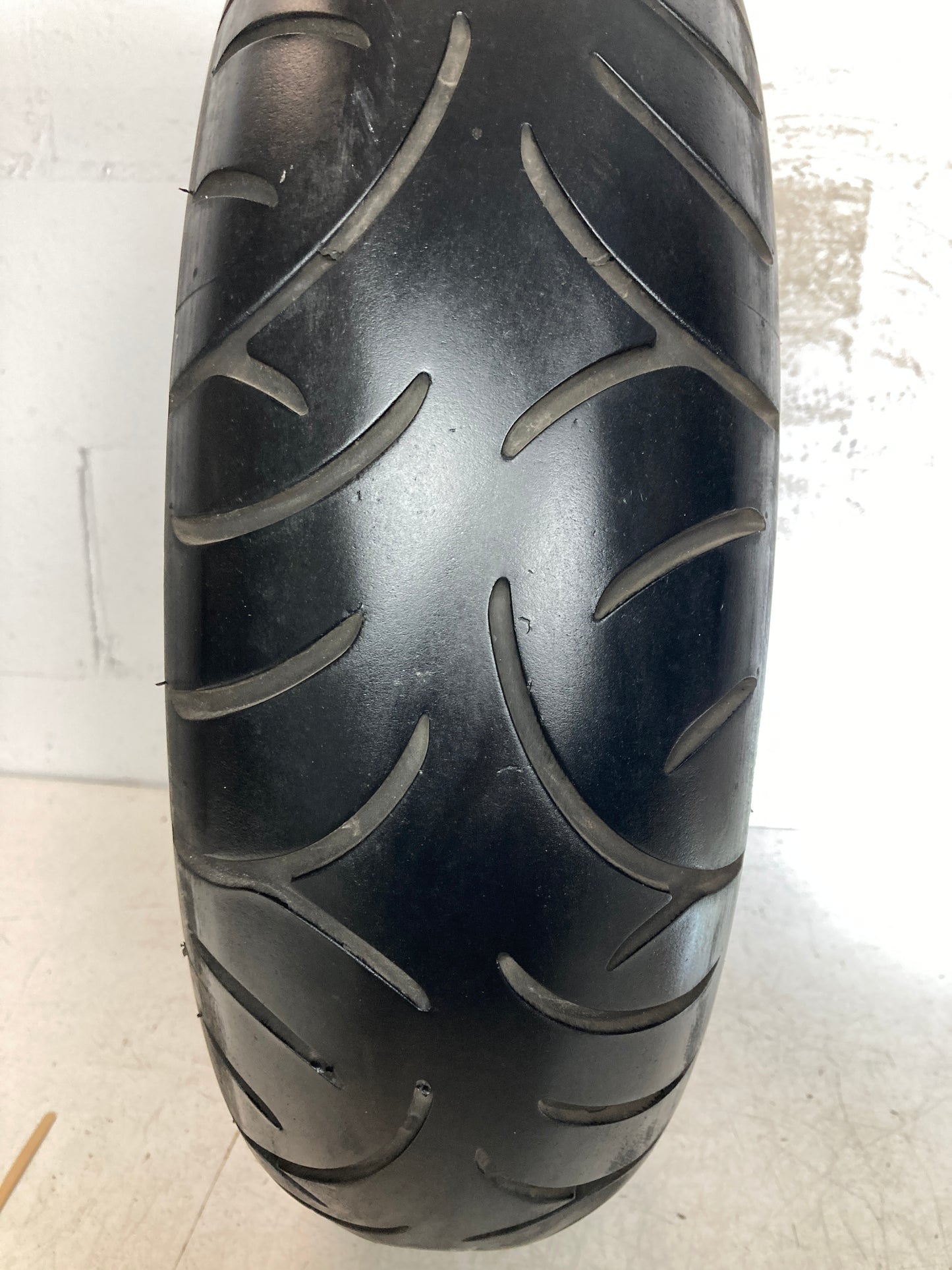 Neumático BRIDGESTONE BATTLAX BT 46 130/70/17