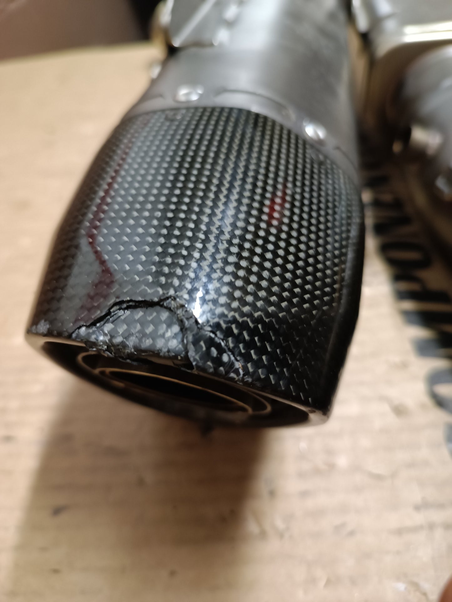ESCAPE AKRAPOVIC  YAMAHA MT-09