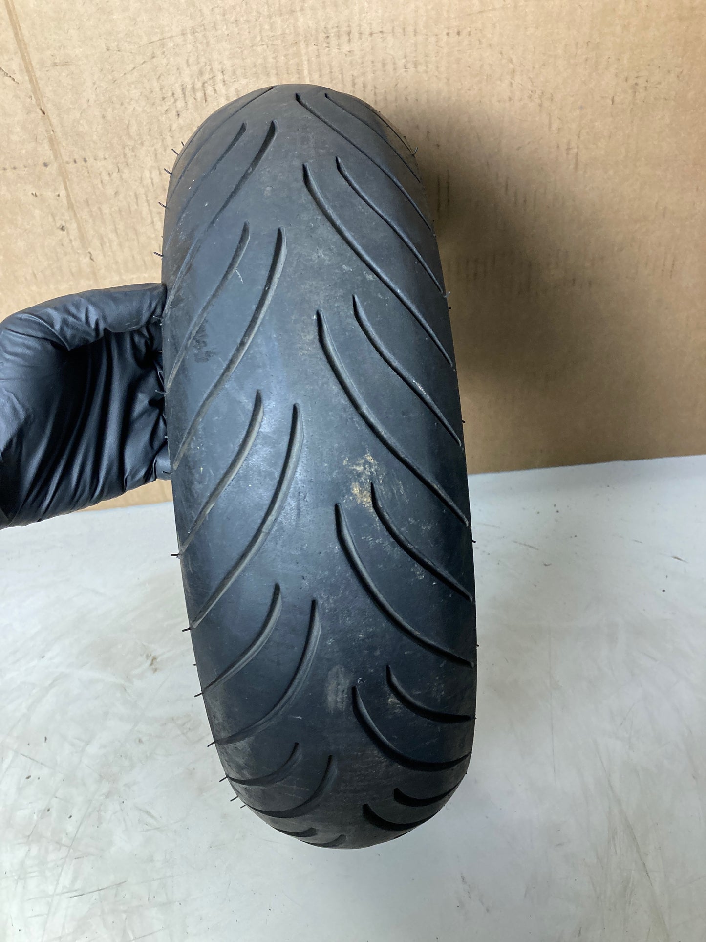 Neumático EUROGRIP CONTA 545 120/70/12