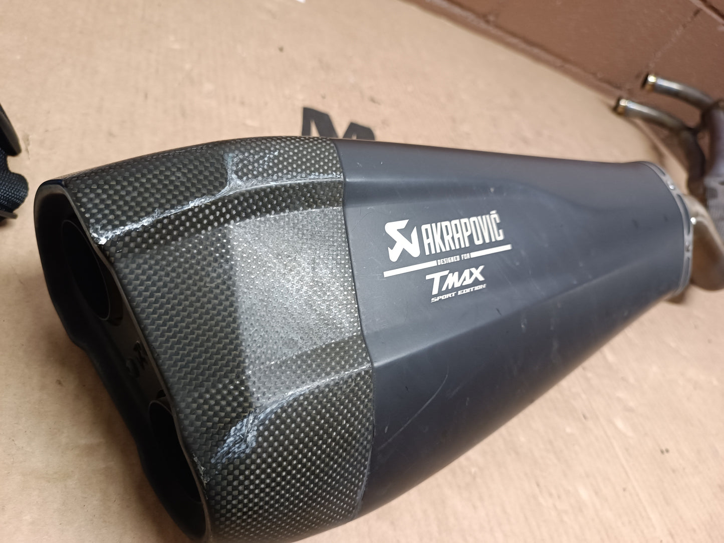 ESCAPE AKRAPOVIC  YAMAHA TMAX 530