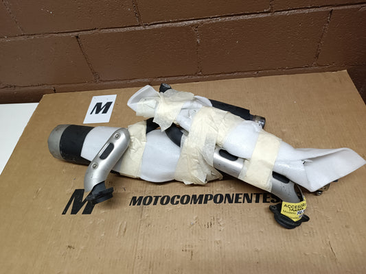 ESCAPE  YAMAHA XV 950 Bolt