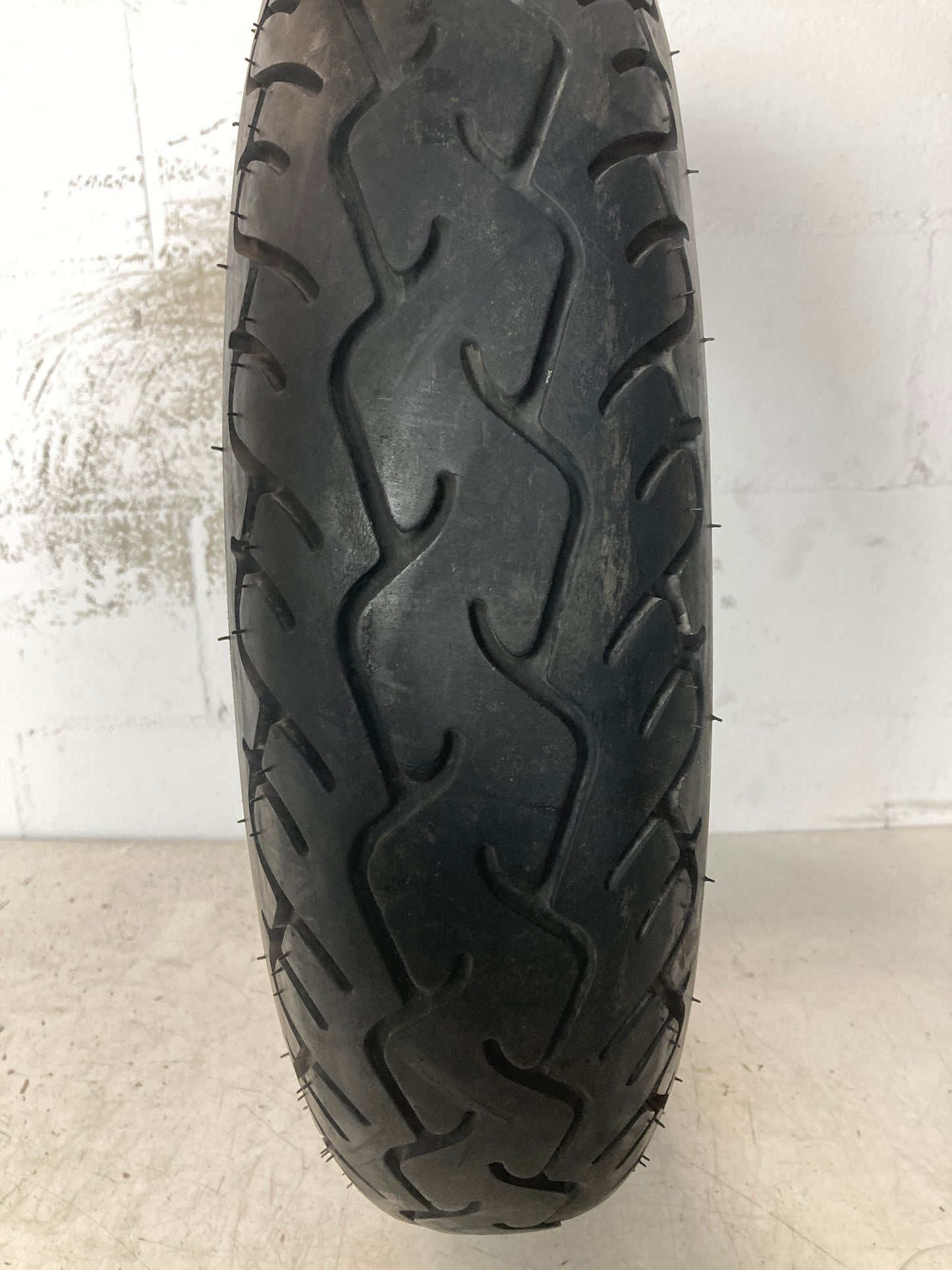 Neumático PIRELLI ROUTT 150/80/16