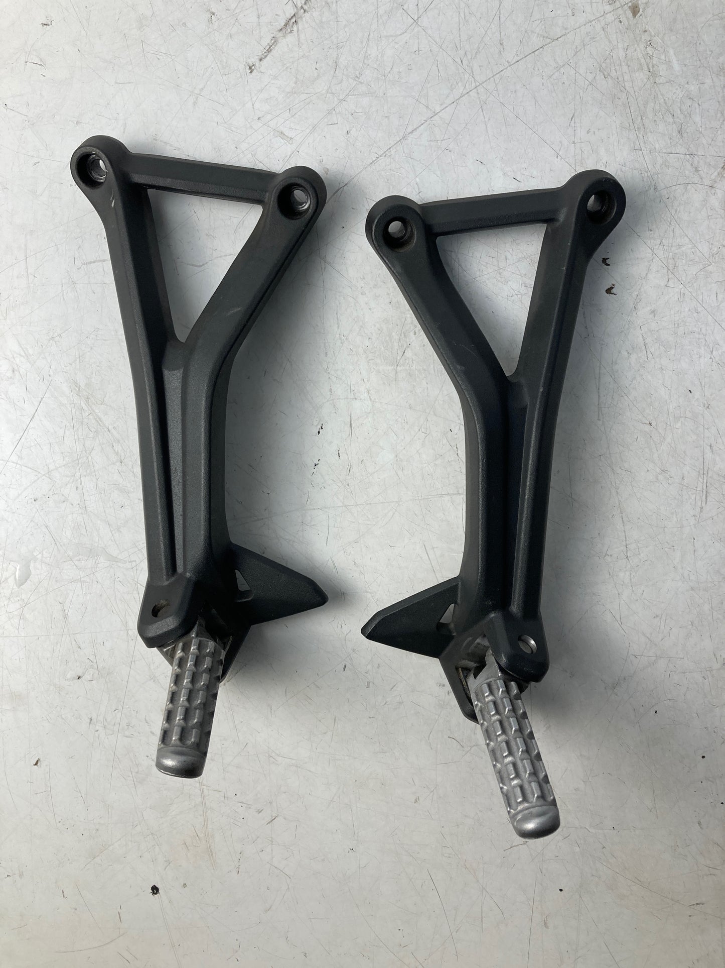 ESTRIBERAS  TRIUMPH Supersport