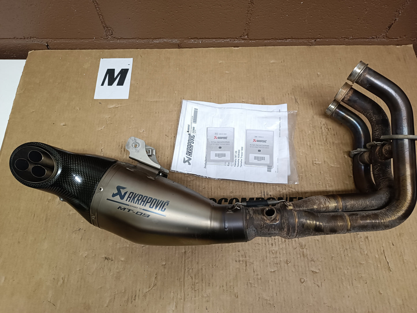 ESCAPE AKRAPOVIC  YAMAHA MT-09
